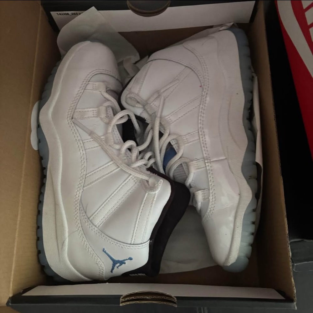 Jordan 11's 3Y